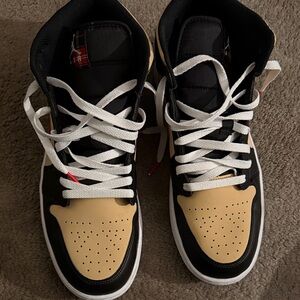 Jordan Sneakers Black and Tan